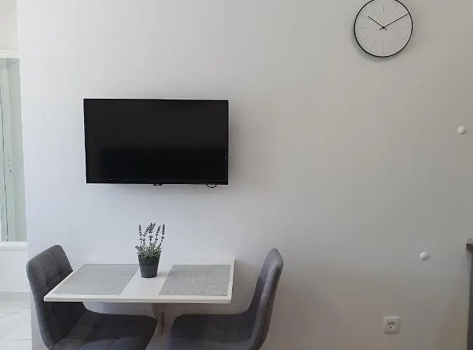 D-apartmentst Σπλιτ